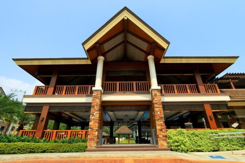 Dreamy 2Br Condo, With A Golf Course View Cebu Extérieur photo